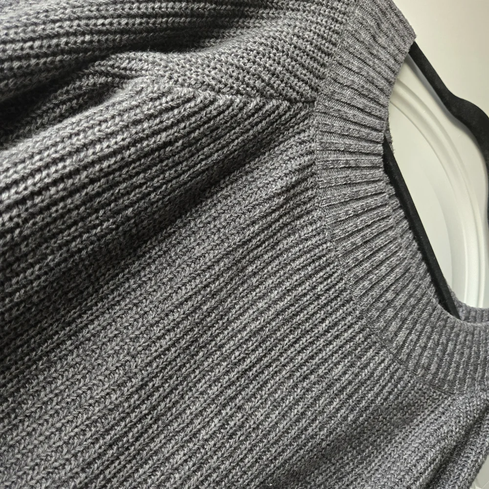 Hollister Charcoal Gray Ribbed Knit Sweater‎ Size Large